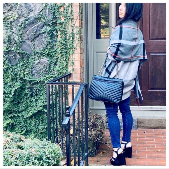 Paris Must Have Classy Black Plaid scarf/shawl - Picture 2 of 7